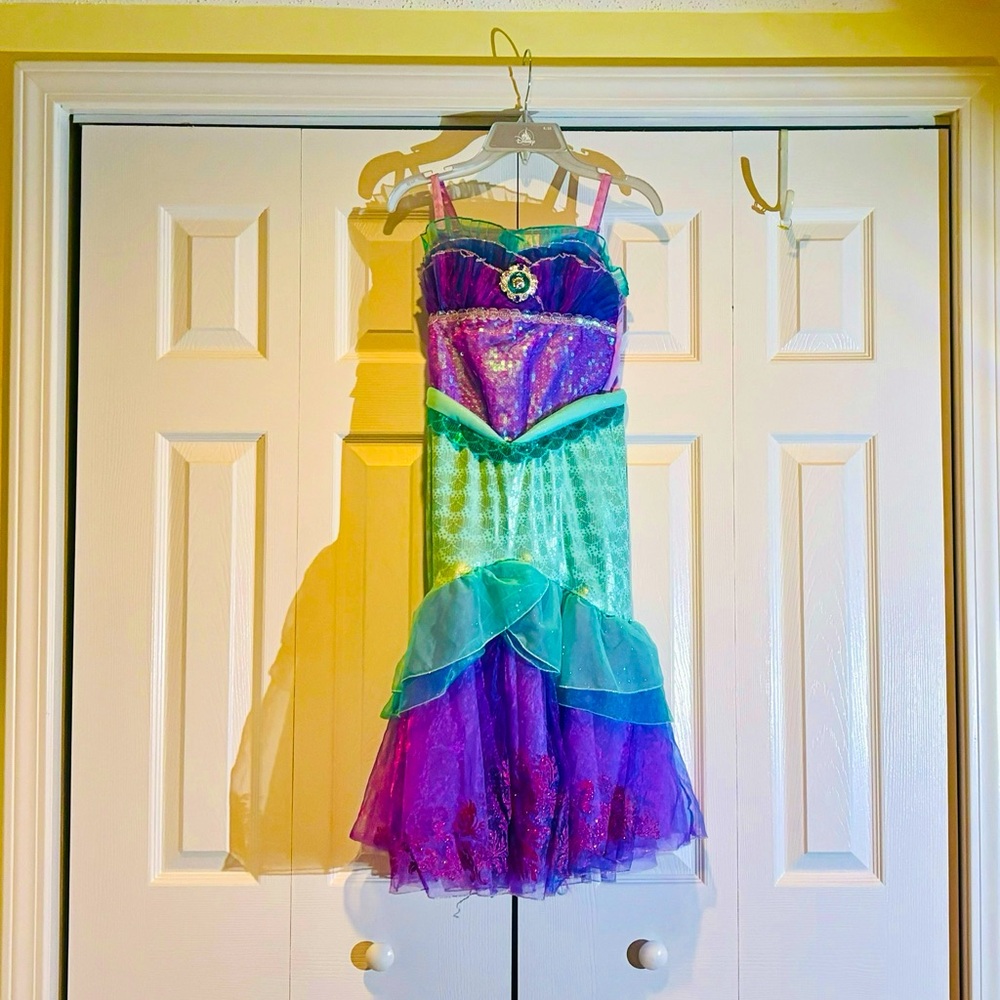 Ariel costume size 7/8 (Disney brand)